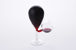 Illustration for article titled A Perfect Wine Glass For Drinking With Aliens
